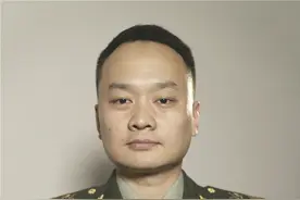 一个兵，为何能登上全军军事训练表彰的最高领奖台图片