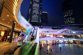 美翻了！深圳这个夜景最美的综合体，让深圳CBD摩天楼都成为背景图片
