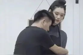 明明是为秀恩爱，却暴露了豪门婚姻的悲哀，奚梦瑶何猷君翻车好快图片