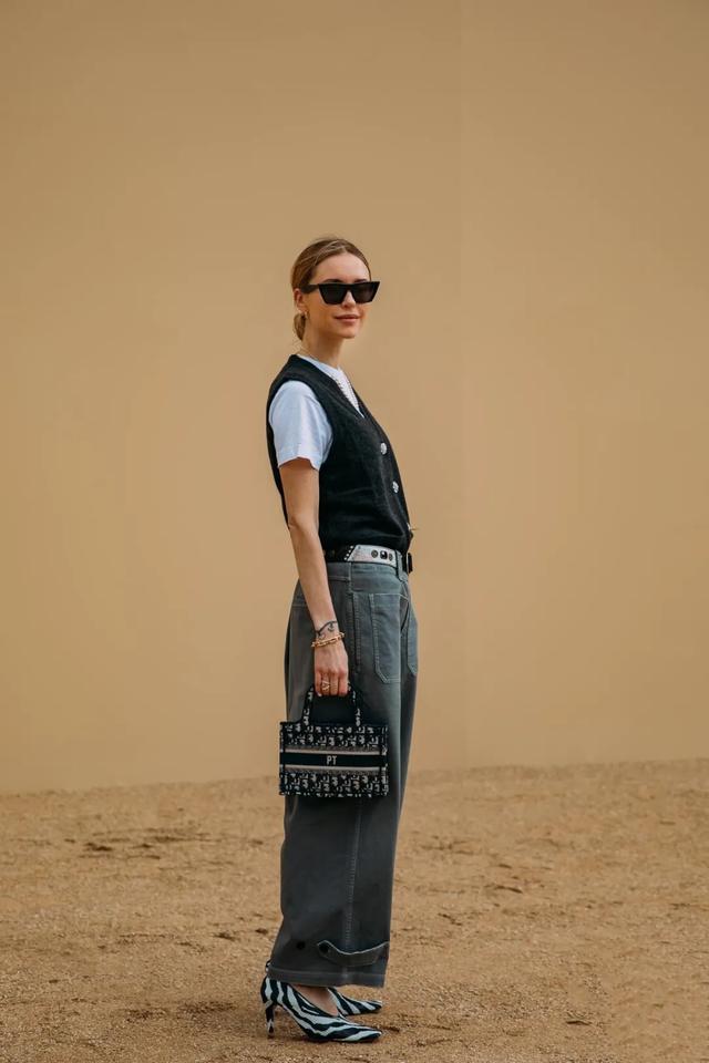 女明星秋季撞衫的第一件单品,我再也不说它鸡肋了