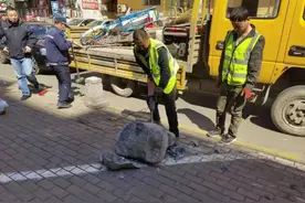 私自圈地收费，哈尔滨两处黑停车场被取缔图片
