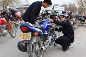 买摩托车能骑多少年？哪个品牌会更耐用？用几位摩友的经历回答你图片