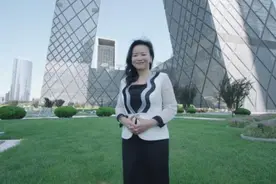 央视女主播，竟然是间谍？一句话暴露身份，幕后靠山浮出水面图片