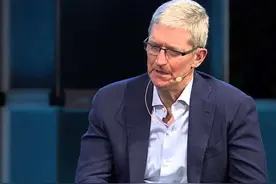 库克向中国市场低头！iPhone XS Max跌至荣耀价 网友：华为对不起图片