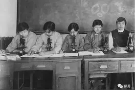 老照片里的中国女学生：即便一百年后的今天，也有很多小伙子追吧图片