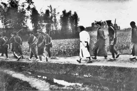 民国四川土匪之乱：三岁孩童七岁匪，八十老翁坐地分肥图片