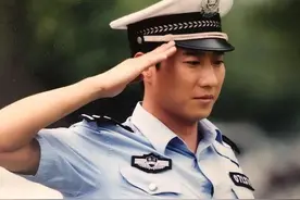 这个爱笑的成都男神，抑郁了……图片