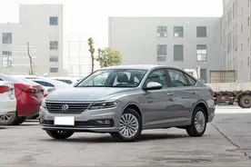 10万提了辆大众朗逸手动挡，开了5个月后，车主表示后悔了图片