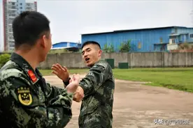 天不怕地不怕的兵哥 ，也有“怕”的时候…图片