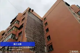 哈尔滨道外区振江小区居民反映：一阵大风吹过，整墙保温板“飞了”…图片