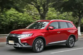 17万提了新款三菱欧蓝德2.4L，才开890公里，内行人说出真实感受图片