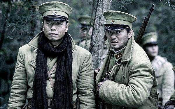 穿越，突击，导火线一触即发；营救，策反，特战队雷霆出击！