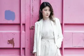 陈慧琳真是放得开，穿透视裤露出“安全裤”，不仅不俗还特别高级图片