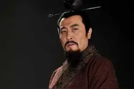 于和伟怎么也没想到，自己拍戏20年没红，结果因蹦迪火遍全网图片