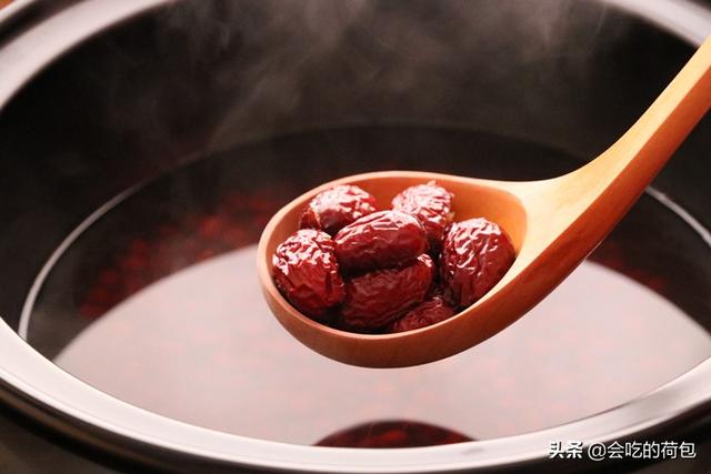 81岁的奶奶吃了40年的三红配方，精神好全身暖，做法很简单