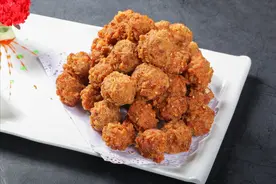 炸丸子，记住不要放面粉跟淀粉，记得多放2样，丸子焦香酥脆图片