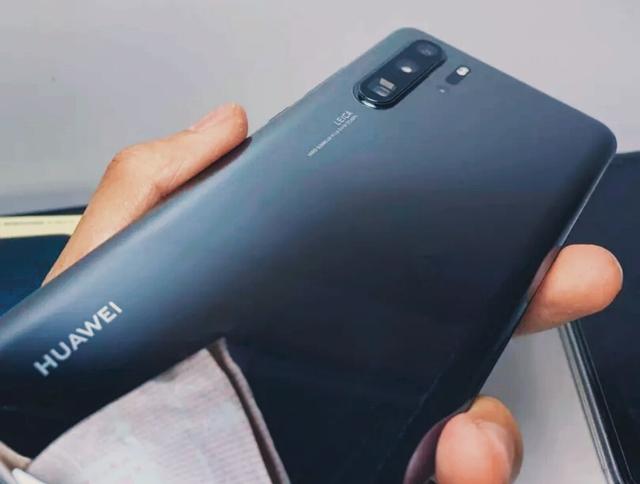 差价几百，买Mate20Pro还是P30Pro？店老板一针见血的回答很中听
