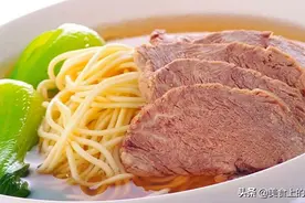 吃饭还看颜值！日本吃兰州拉面 价格不菲味道不错图片