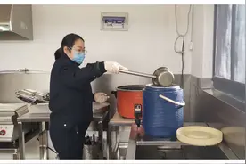致敬每一位“警花”妈妈，她们是不会飞的超人！图片