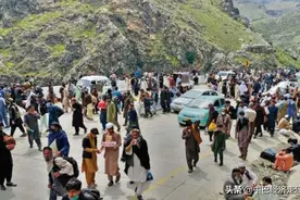 巴基斯坦恢复开放与阿富汗边境图片