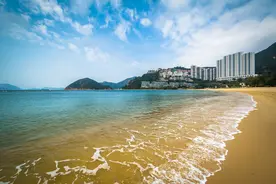 浅水湾位于香港岛太平山南面，号称“天下第一湾”图片
