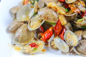 辣炒花甲这样做，肉质鲜嫩，香辣过瘾，食材简单，实在太美味了图片