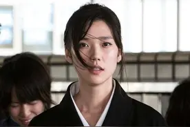 漫威电影的七位亚洲女配角个个美丽，为何《尚气》女主画风突变图片
