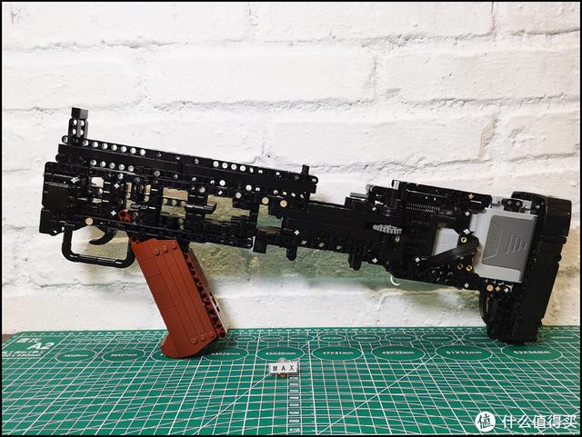 积木评测：吃鸡空投步木仓：Groza是最强吃鸡神器？