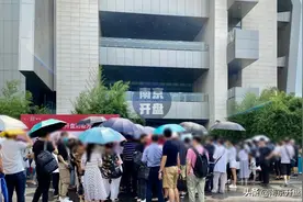 没看过直接买！坐轮椅来买！卖房置换！河西一盘正在冒雨开盘图片