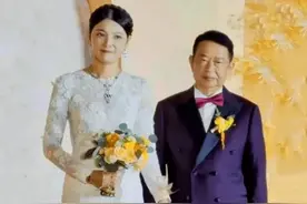 “中国金王”再婚被争议，小25岁娇妻“背景”没那么简单图片