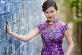 手机摄影，如何表现中年女性优雅大气雍容美？5个技巧就够用图片