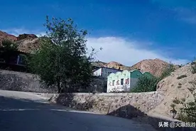 伊犁神奇的火龙洞，对慢性病有奇效，每年夏季中外患者云集图片