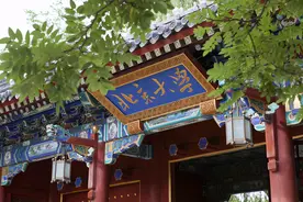 北京大学两度怒斥侵权！遍布全国的北大培文为何突然“无授权”？图片
