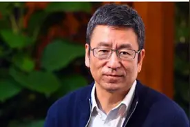 白岩松的育儿观走红：孩子10岁时，不仅要鼓励看书，还要逼着学图片