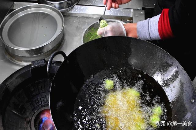 素丸子最正确做法，全程不加水、外焦里软不油腻，既当零食又当菜