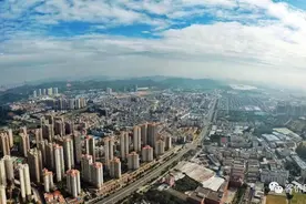 凤岗腾飞的翅膀，隐隐约约长好了图片