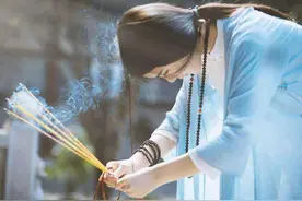 如何区分“吊丧”和“奔丧”？两者是一回事吗？平时生活不妨留意图片