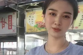 濮阳凉皮摊，因老板娘神仙颜值走红，有人从郑州赶来只为一睹芳容图片