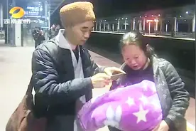 刚出生男婴皮肤冰凉全身硬肿，生命体征微弱，各方紧急救助！