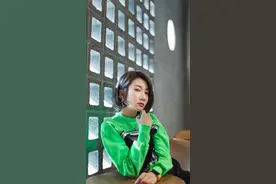 乃万落选但人气高涨！时尚资源堪比顶流，看到最近照片不敢认？图片