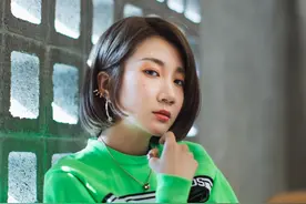 乃万落选但人气高涨！时尚资源堪比顶流，看到最近照片不敢认？图片