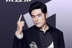肖战人气依旧居高不下，继周杰伦之后，成为超话破亿第二人图片