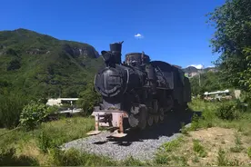 被遗忘的蒸汽小火车图片