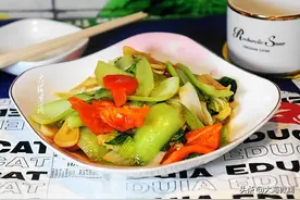 秋天，大鱼大肉不如吃油菜，清脆可口，好吃不胖，吃出好身材图片