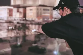 朱一龙直播全程高能，自爆行程让营销号无路可走，找包撑腰可还行图片