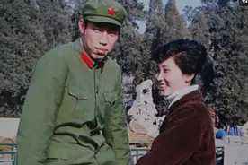 直击80年代初的北京，路上美女都似清水芙蓉 最后两张最有特色图片