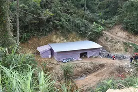 “养猪场”建在深山中？极力隐瞒身份的他原来罪行累累｜今晚九点半图片