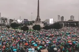 泰国示威刹不住了！游行队伍壮大！交通瘫痪！巴育是否还有退路？图片