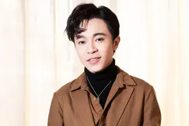 与恩师反目法庭对峙！吴青峰版权案胜诉，一分钱都不用赔！图片