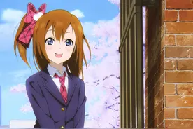 《LoveLive!》高坂穗乃果，永远开朗的带领大家，全面屏壁纸图片